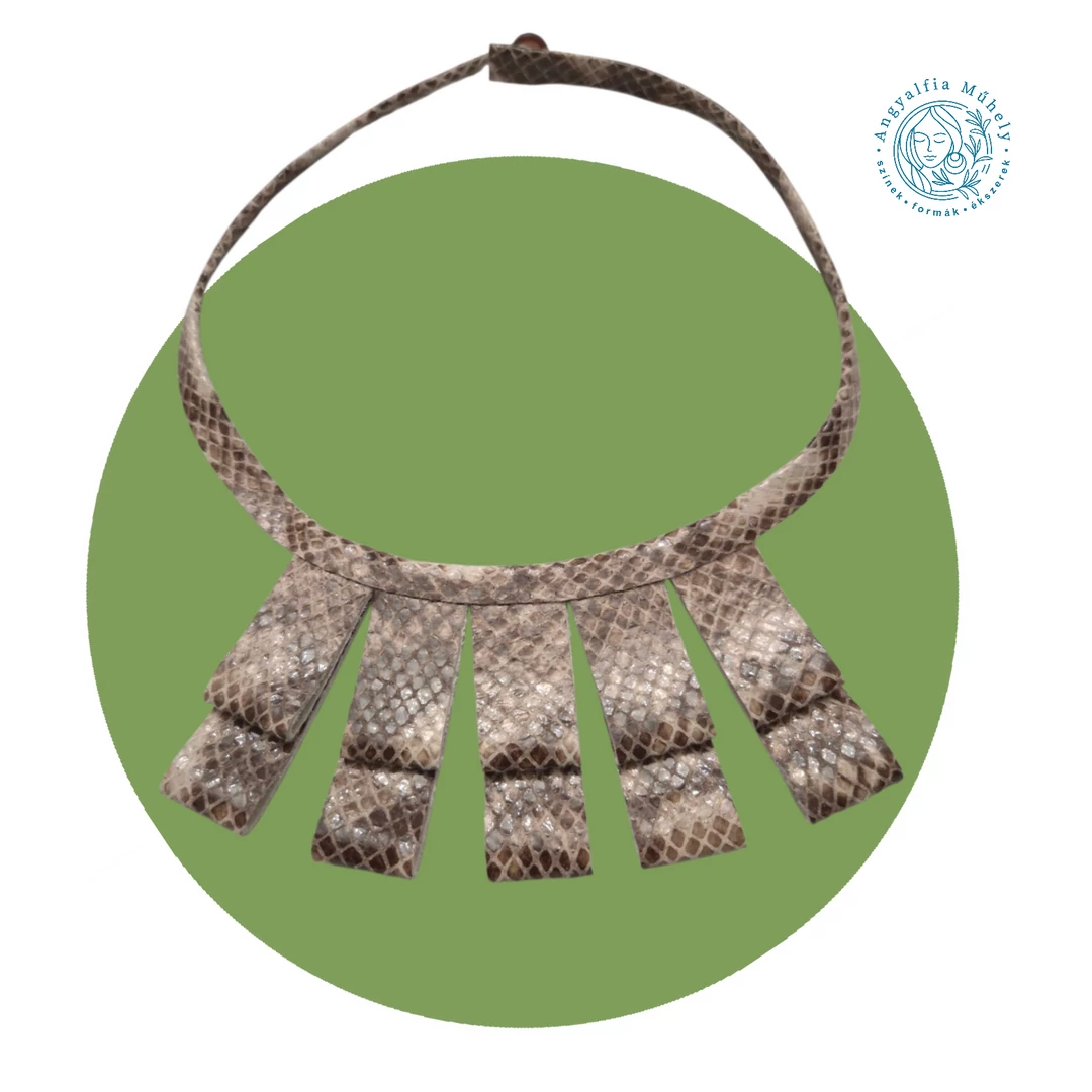 Pikkelymintás gyönyörű földszínű nyaklánc