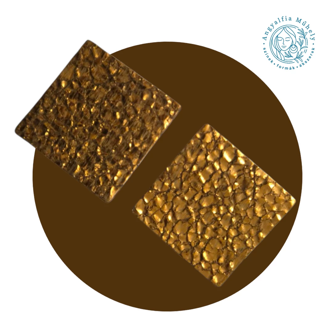 Csillogó bronz bedugós négyzet bőr fülbevaló