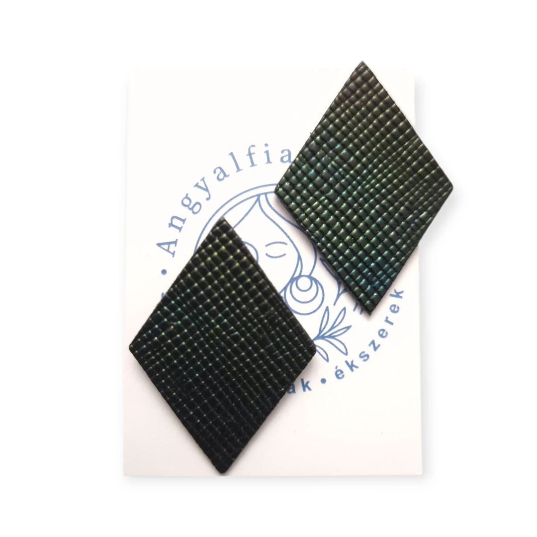 Aranyos rózsabogár színű rombusz bedugós fülbevaló 2.