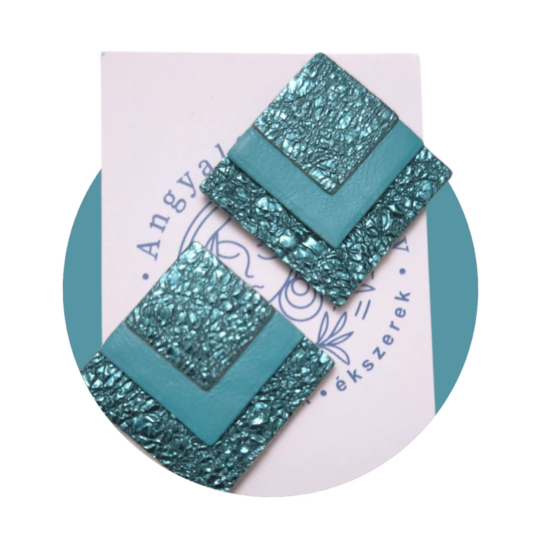 Csillogó türkiz bedugós négyzet bőr fülbevaló