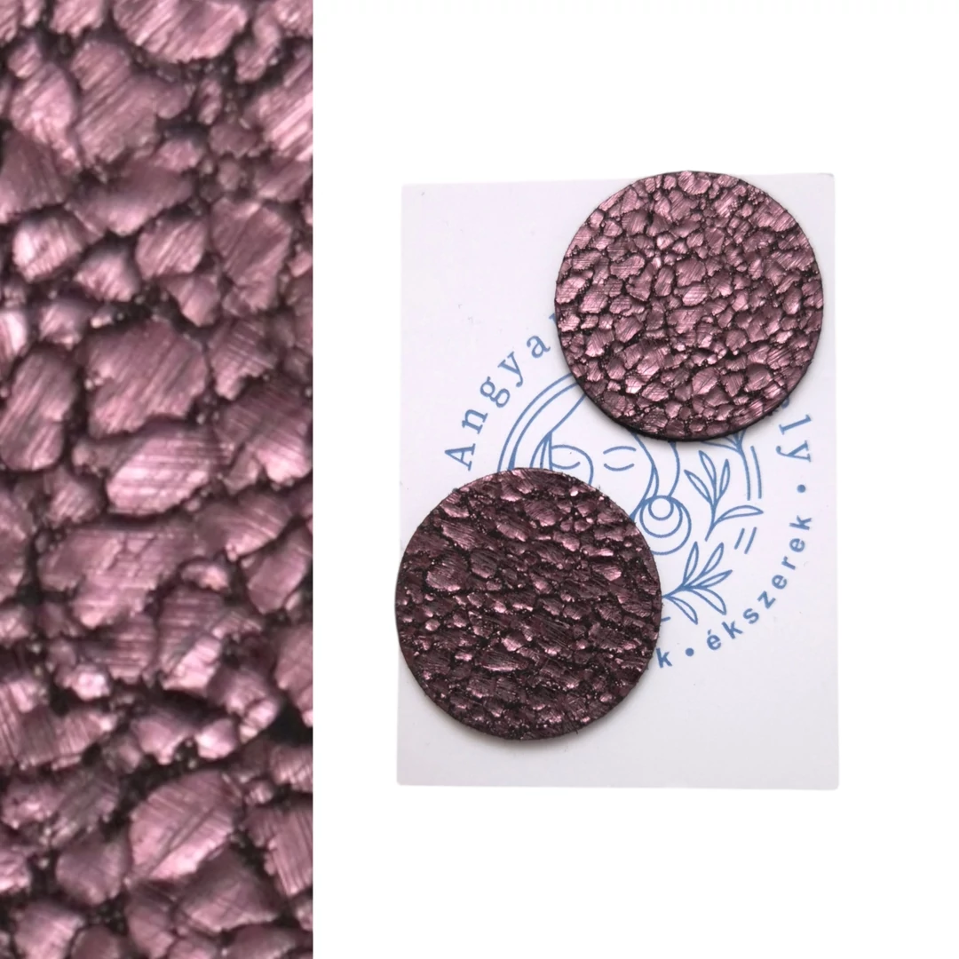 Csillogó padlizsán bedugós bőr fülbevaló, kör