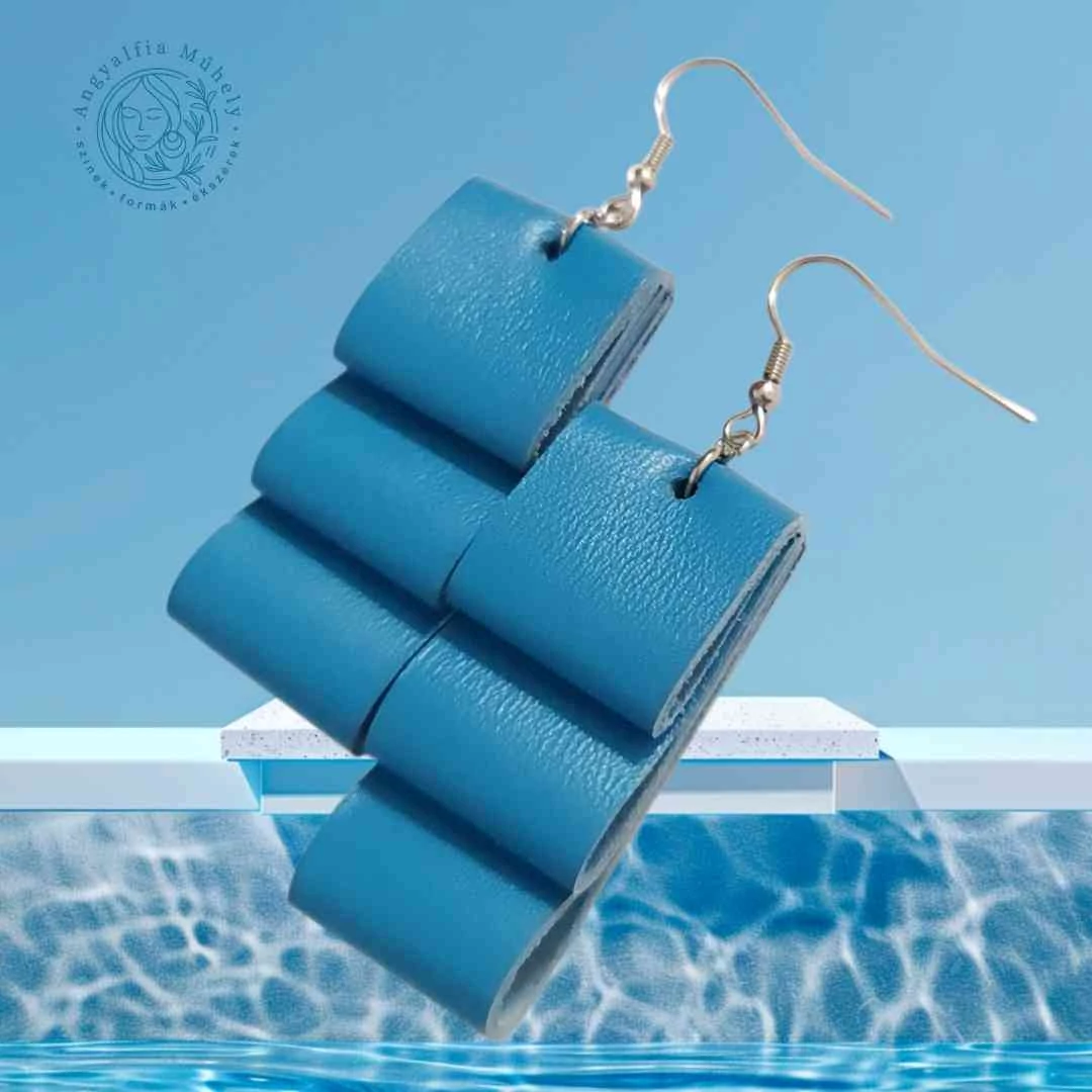Kék hajtogatott bőr fülbevaló