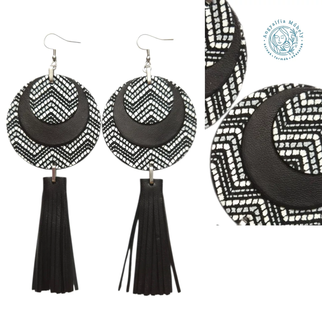 Geometrikus, mintázott fekete-fehér statement fülbevaló