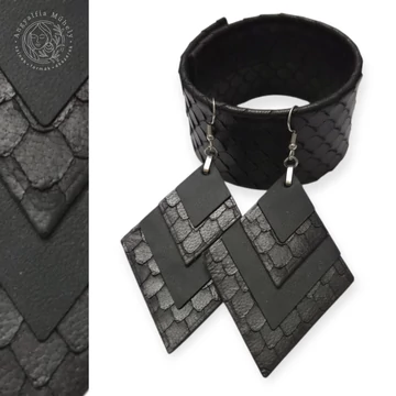 Fekete pikkelyes bőr ékszerszett, rombusz fülbevalóval