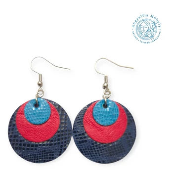 Körös-körbe színes bőrékszer