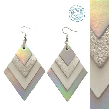 Színjátszós, fehér-ezüst rombusz bőrékszer